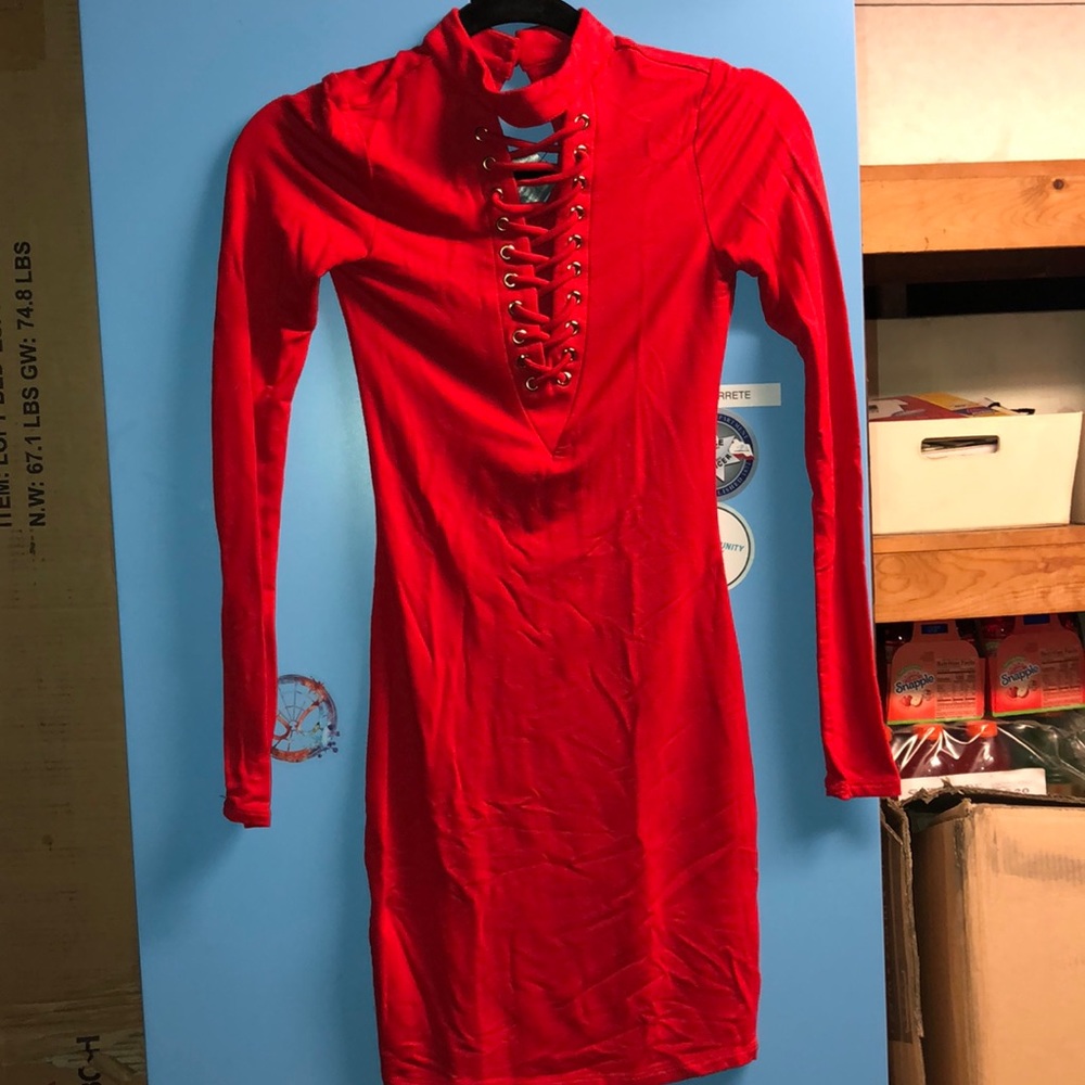 NWT red v neck detail on front, button on back